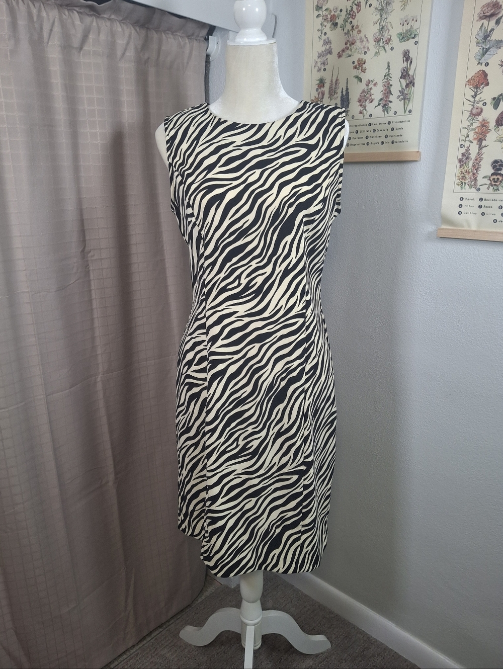 Vintage Sag Harbor Zebra Print Sleeveless Sheath Dress White Black Size 8